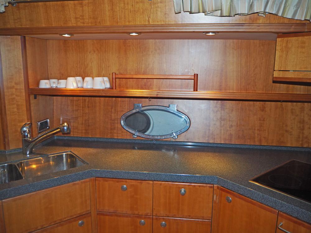 Cabin en avant, H&eacute;bergements